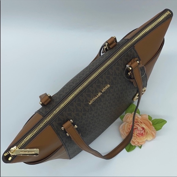 MICHAEL KORS CHARLOTTE LG TZ TOTE BROWN - Picture 4 of 15